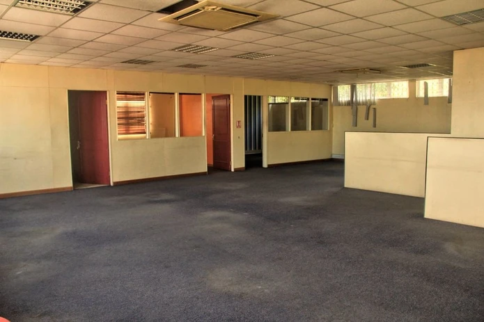 Traditional office of 146 m²
