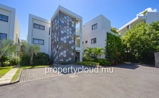 A vendre appartement de 3 chambres Accessible aux étrangers à Pointe Aux Canonniers.