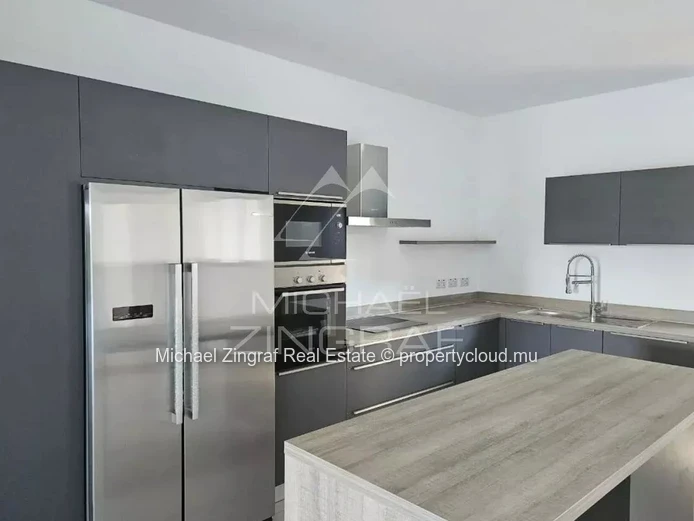 3 bedrooms Garden-Level Apartment in Pointe aux Canonniers