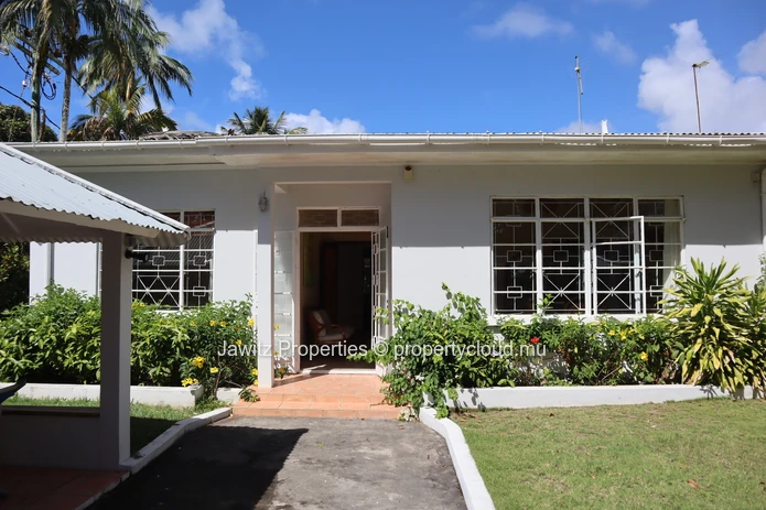Beachfront Mauritian charm — two homes, one timeless address