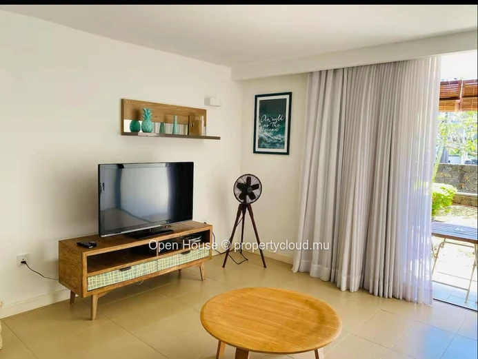 À vendre : Appartement R+2 - meublé, climatisé, cuisine équipée, dressing, terrasse 30m². Piscine commune, jardin, pa...