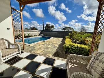 6 Bedroom Villa
