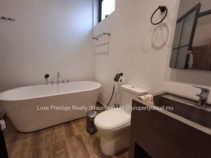 Modern 3-Bedroom All-Ensuite Apartment with Jacuzzi & Bathtub | Fully Air-Conditioned | North Mauritius