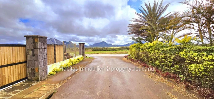 Découvrez ce magnifique terrain de 206 toises, idéalement situé dans un morcellement à Côte d'Or, Moka