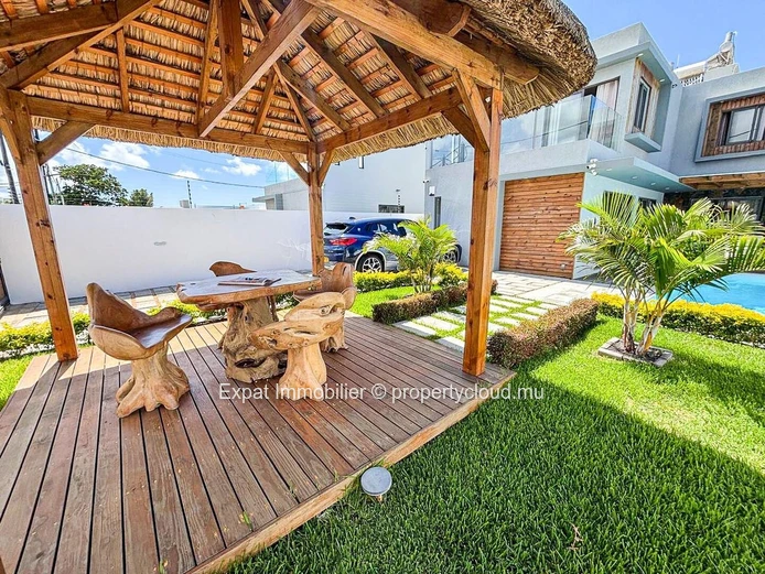 Charming Villa for Rent in Grand Baie – Comfort and Modernity
