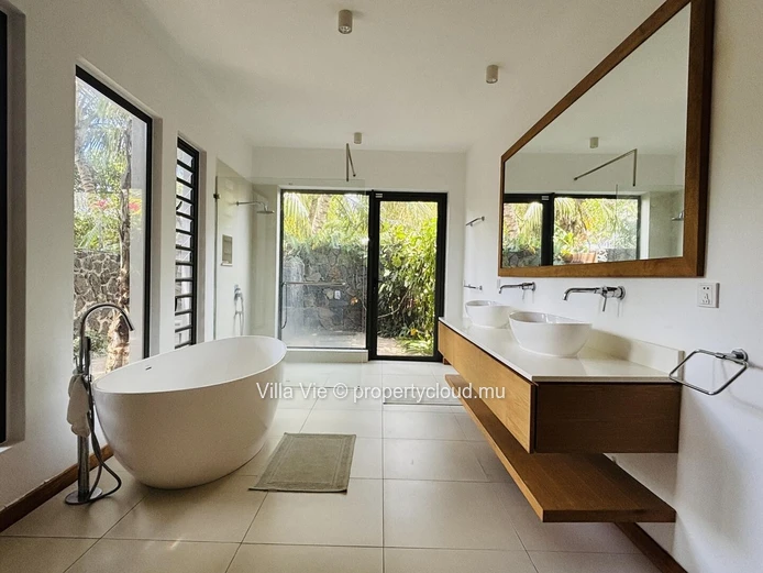 Pointe aux Canonniers - Belle maison familiale de 4 chambres en-suite avec piscine
