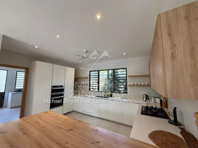 Elegant Villa in a Residential Area – Forêt Daruty