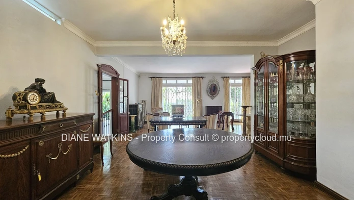Maison Spacieuse de 4 Chambres à coucher à vendre à Curepipe