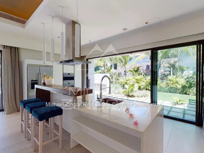 Mauritius – Elegant 4-Bedroom Villa within a Prestigious Golf Resort with Exclusive Private Beach Access