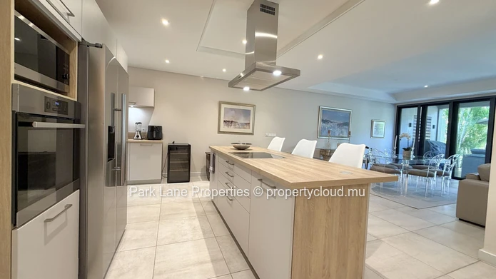 Bel Ancrage | Exceptional Furnished Duplex Villa with Private Pool and Mountain Views, La Balise