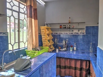 6 Bedroom House