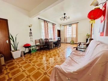 6 Bedroom House