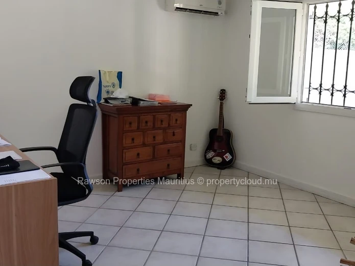 Villa de 4 chambres en vente à Petite Rivièere Noire 