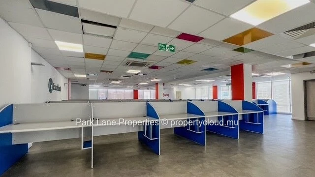 Exceptional Professional Space in Ebene: Flexibility and Modernity !