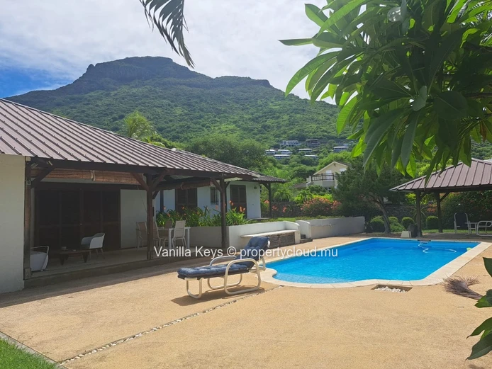 Live the Tropical Elegance -Local Investment Only