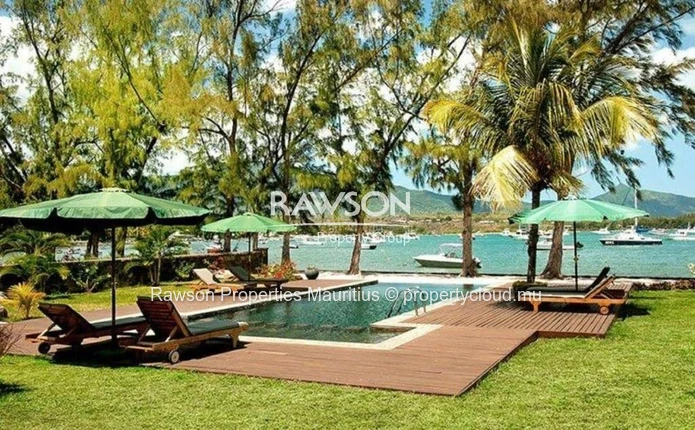 3-Bedroom Apartment in a Residence with Swimming Pool and Stunning Le Morne Views