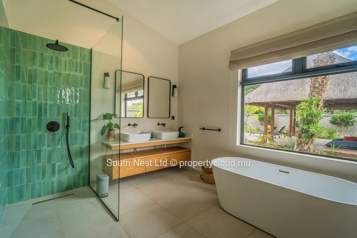 Prestige 4 bed Contemporary Villa – West Coast Living in the Heights of Tamarin