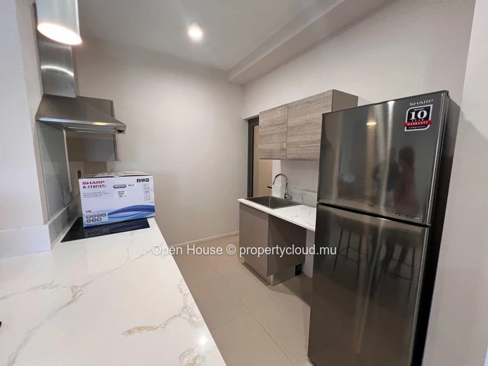 Apartment located 800 meters from the Tribeca shopping center, featuring 2 bedrooms, 1 bathroom, air conditioning, sp...