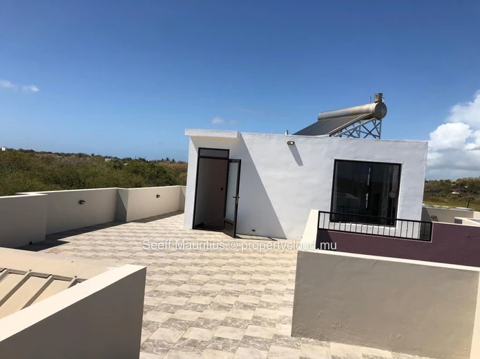 Modern 4-Bedroom Villa with Coin de Mire Views – Pereybere