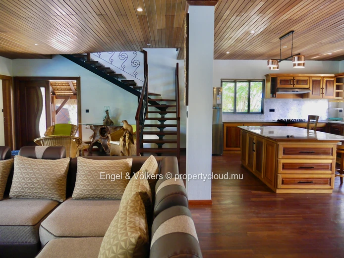 Exceptional 4-Bedroom Villa for Rent in Poste de Flacq