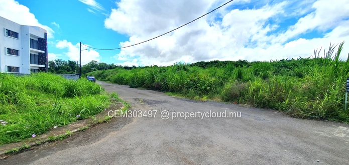Terrain commercial et résidentiel 56.15 perches à vendre – Sodnac, zone high-rise