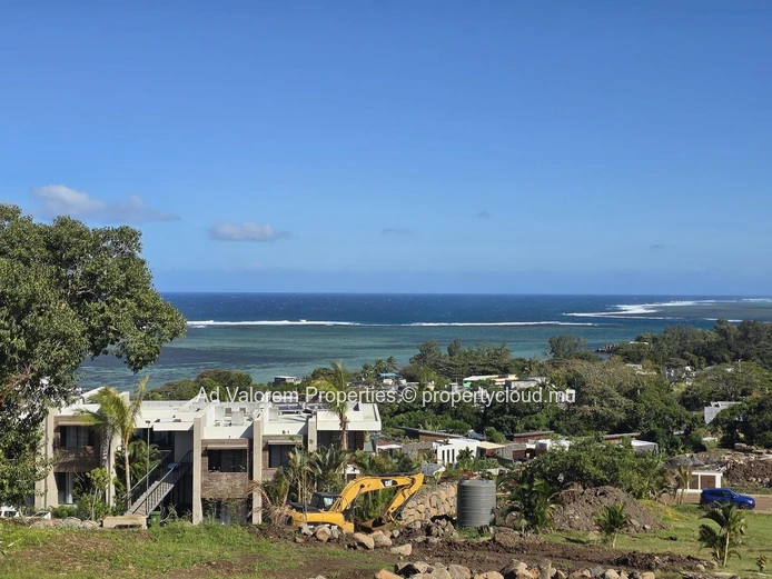 Terrain à vendre à Baie Du Cap (Mandat exclusif)