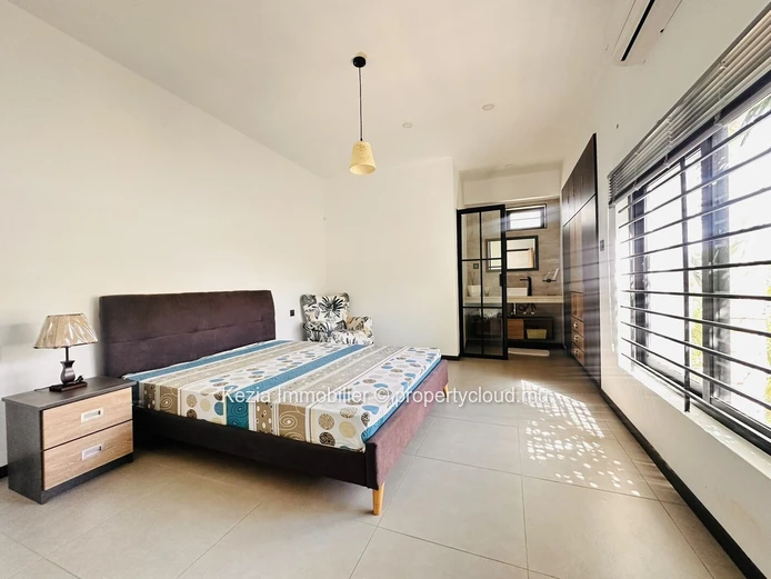 An Intimate Villa Just A Few Steps From The Beach