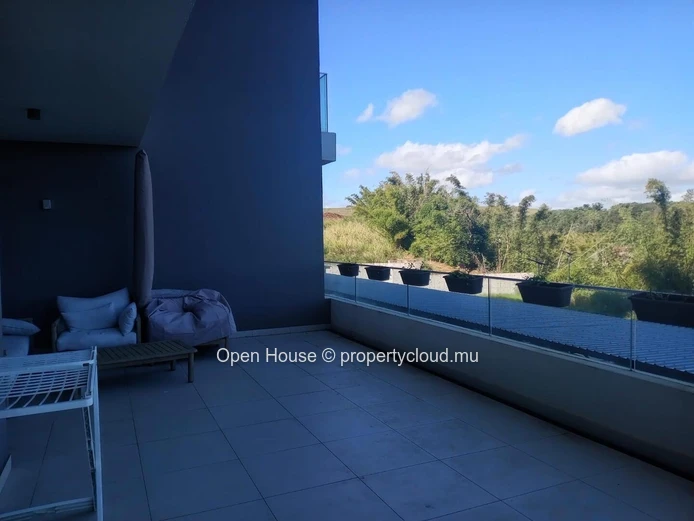 Apartment located 800 meters from the Tribeca shopping center, featuring 2 bedrooms, 1 bathroom, air conditioning, sp...