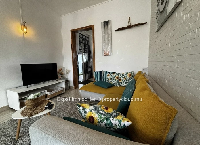 Villa 3 Chambres Avec Piscine, Garage Et Beaux Volumes – Péreybère