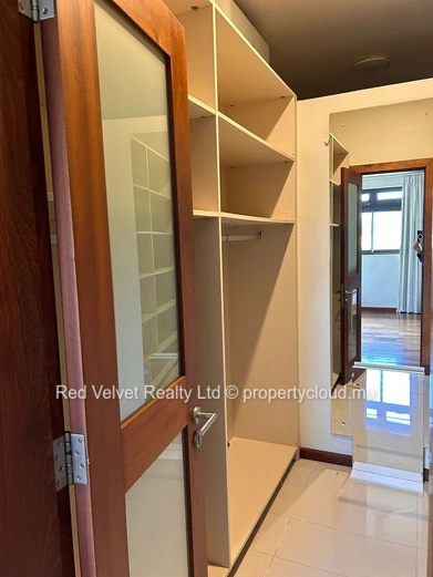 Appartement de luxe à louer à Floreal | Résidence prestigieuse de 330m²