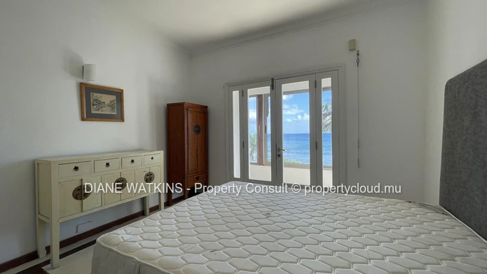 5-Bedroom Beachfront Villa for Rent in Tamarin