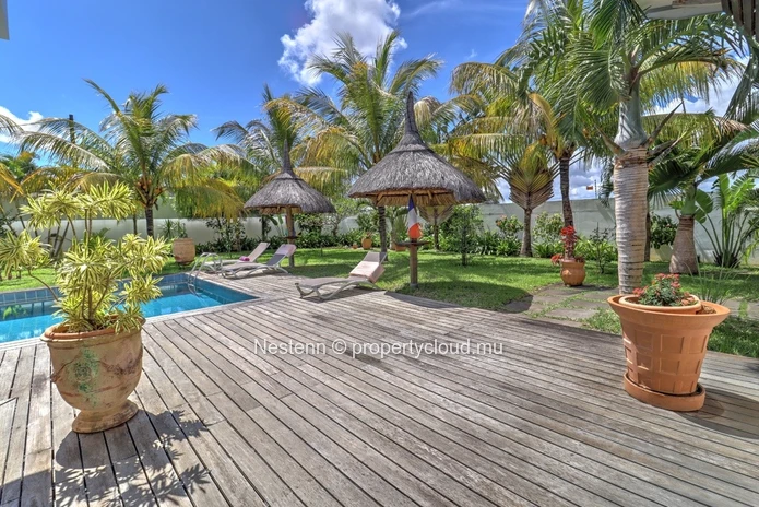 4-bedroom villa + independent studio