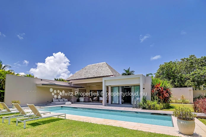 A Contemporary Haven in a World-Class Golf Resort