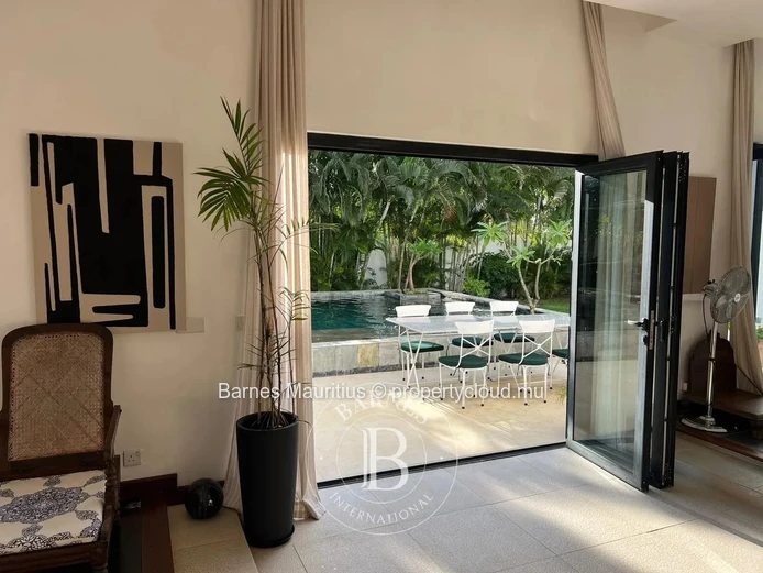 BAIN BŒUF – Villa Exclusive au Cœur d’un Jardin Tropical Luxuriant – 2 Chambres