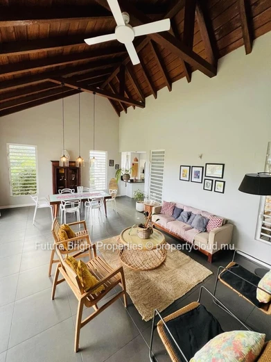 villa de style balinais nichée près de la magnifique plage d’Albion