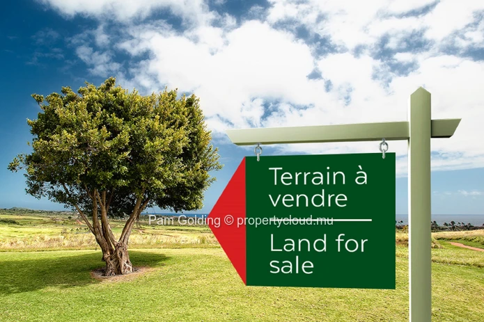 Exceptional Plot of Land in Curepipe – Prime Location with Endless Potential!