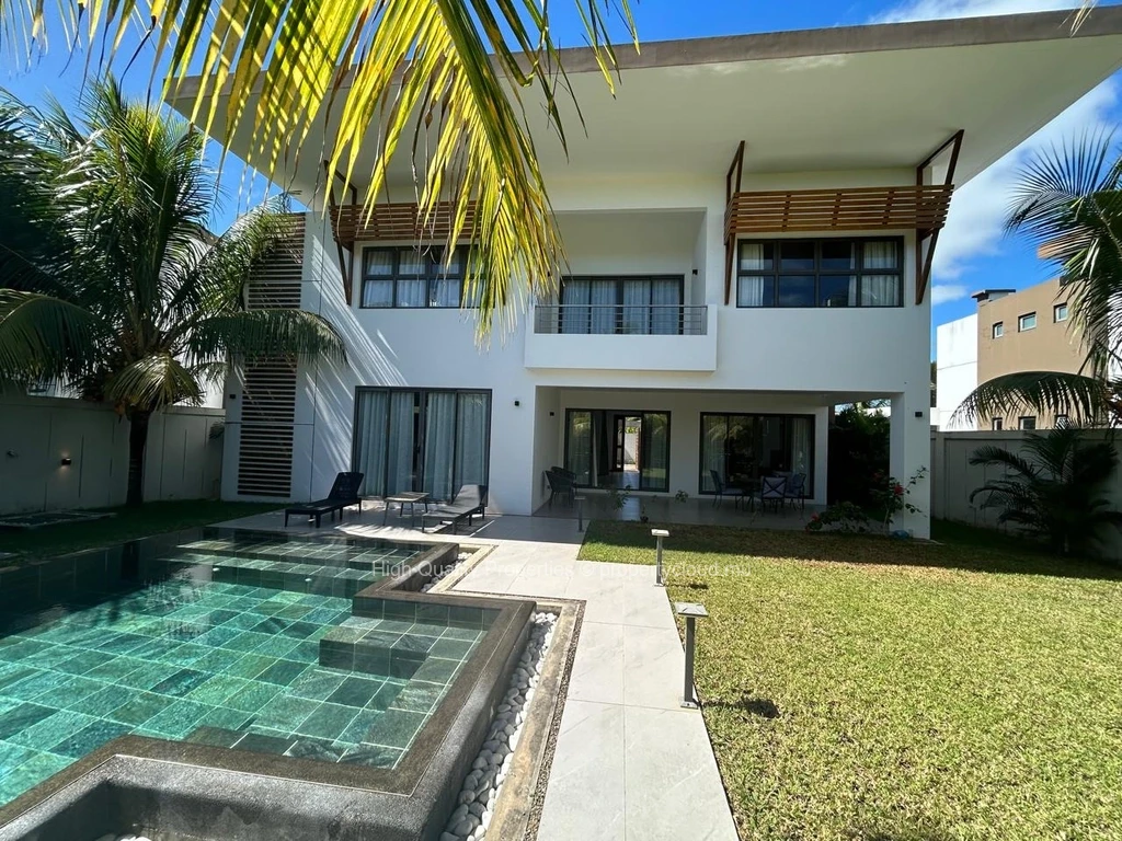 4 Bed Villa for Rent in Grand Baie HQPR252511