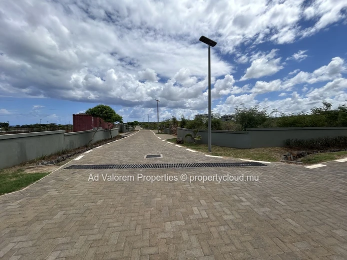 "Exclusive Gated Residential Land in Prime Flic en Flac Location - 1.234m² for Rs 16.5M!"
