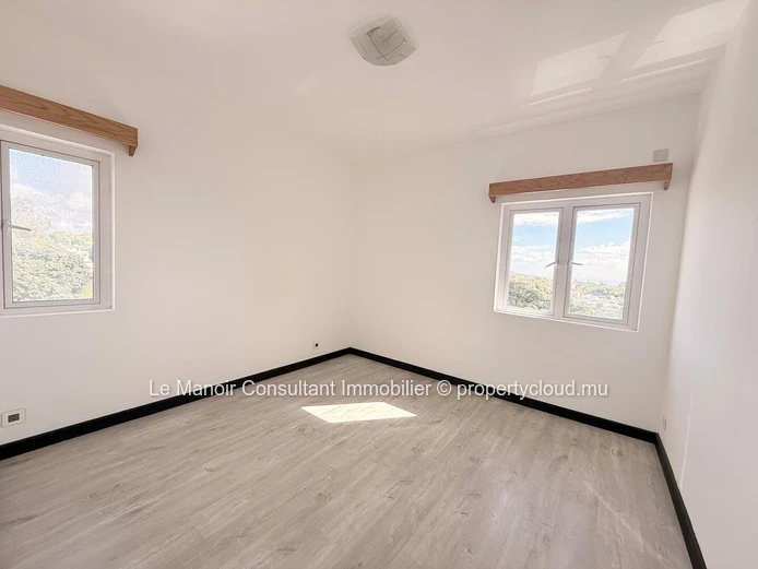 3-bedroom apartment - Sea and mountain view in Beau Bassin