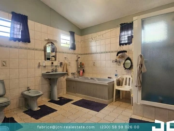 5 Bedroom Villa