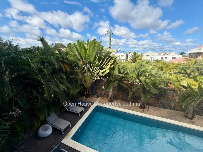 3-Bedroom G+2 Apartment for Sale in Pereybere