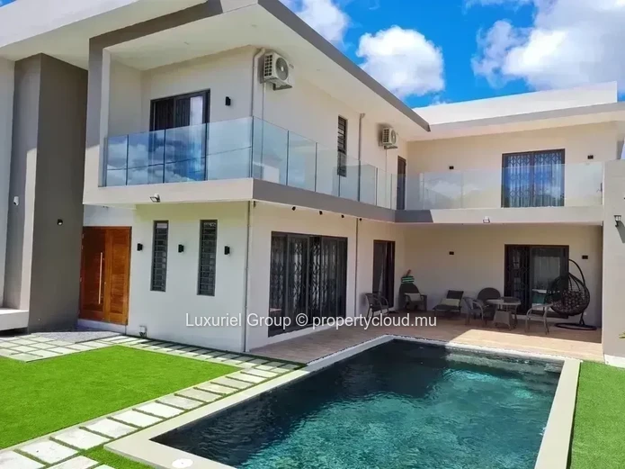 Magnifique Villa Avec Piscine À Grand Baie – Élégance & Sérénité