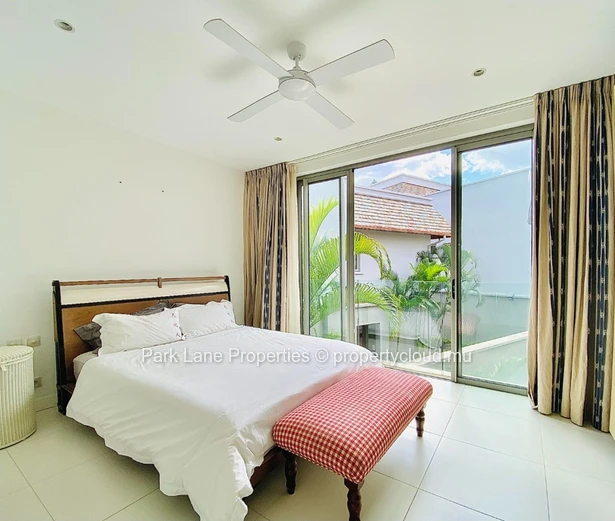 Spacieuse villa de 5 chambres avec vue imprenable sur la marina !!!