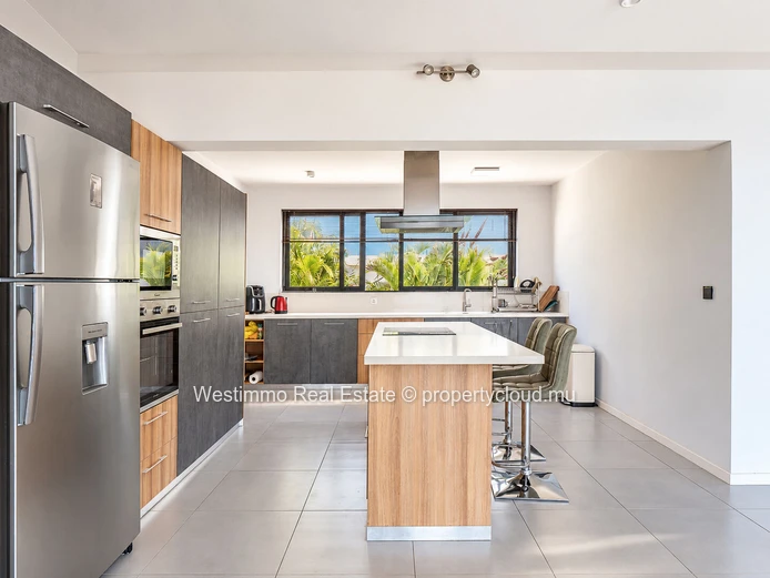 Penthouse de 200 m² avec vue mer à vendre à Tamarin