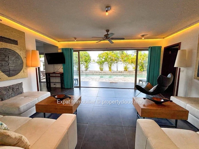 Splendid Villa in Secure Residence with Direct Sea Access at Pointe aux Canonniers 