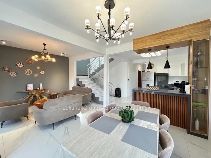 Modern Contemporary Villa For Rent – Sottise