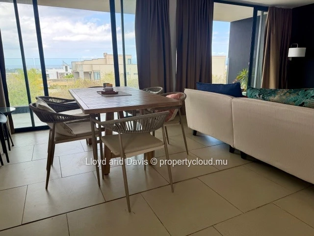 2-Bedroom Apartment with Rooftop and Sea Views Near Cascavelle