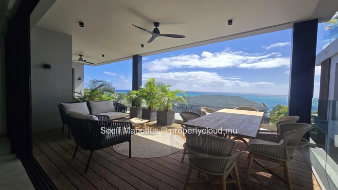 Magnifique penthouse en duplex avec vue panoramique sur l'océan – 3 chambres + bureau – Pointe aux Canonniers