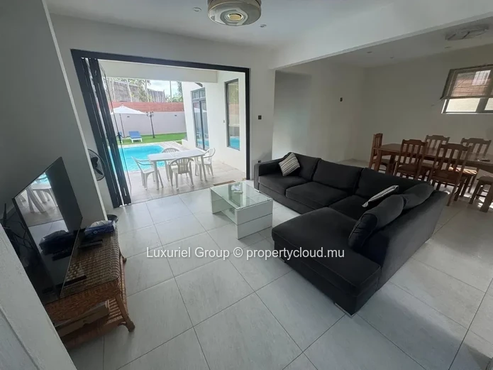 Superbe villa moderne 3 chambres avec piscine – Trou aux Biches