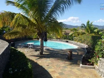 Black River for sale pleasant 2 bedroom apartment with common swimming pool located in a secure, quiet area.